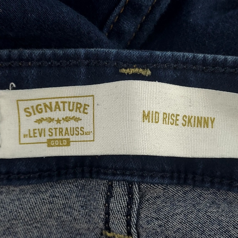 Signature by Levi Strauss Gold Label Mid Rise Skinny Jeans Womens 22S Dark Wash - Picture 4 of 6